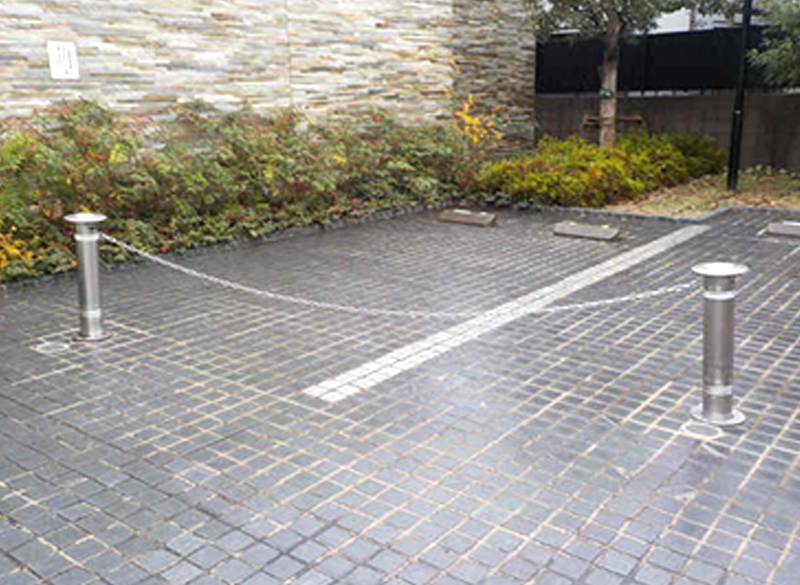 駐車場ポール取り替え